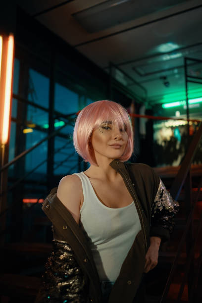 istock Girl and Nightclub life 981134006