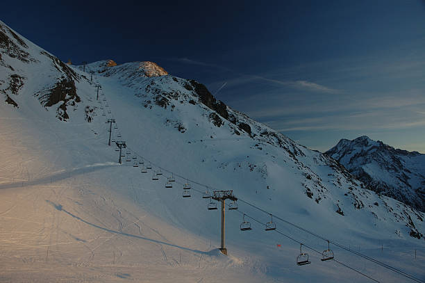 istock End of the ski day 98116877
