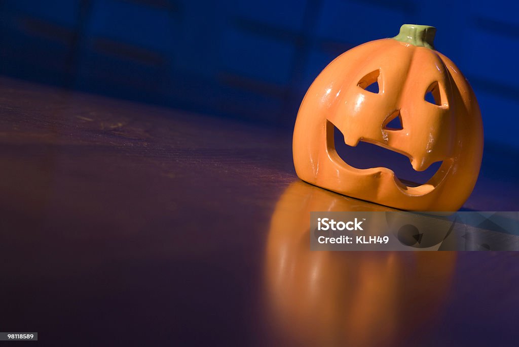 Ceramica Halloween zucca - Foto stock royalty-free di Arancione