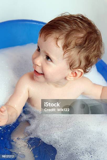Happy Baby Stockfoto und mehr Bilder von Baby - Baby, Babyausrüstung, Babybadewanne