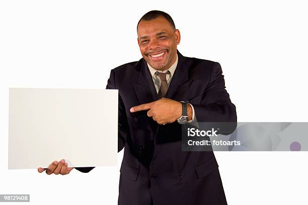 Uśmiechająca Się Biznesmen Wskazując Na Tablicy - zdjęcia stockowe i więcej obrazów Afrykanin - Afrykanin, Senior, Afroamerykanin