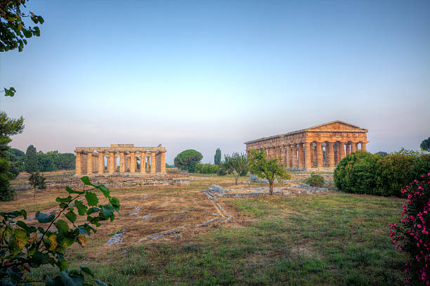 храм poseidon e базилика (paestum hdr, италия - temple of neptune стоковые фото и изображения