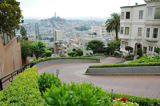 サンフランシスコロンバード通り - lombard street city urban scene city life ストックフォトと画像