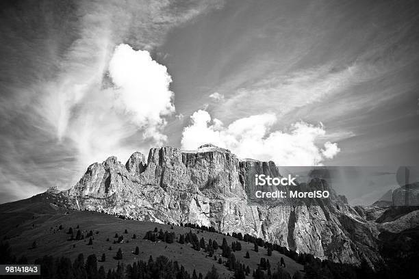 Dolomiti In Bianco E Nero Alpi Italiane - Fotografie stock e altre immagini di Alpi - Alpi, Alto Adige, Avventura