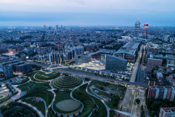 veduta aerea di milano - milanese foto e immagini stock