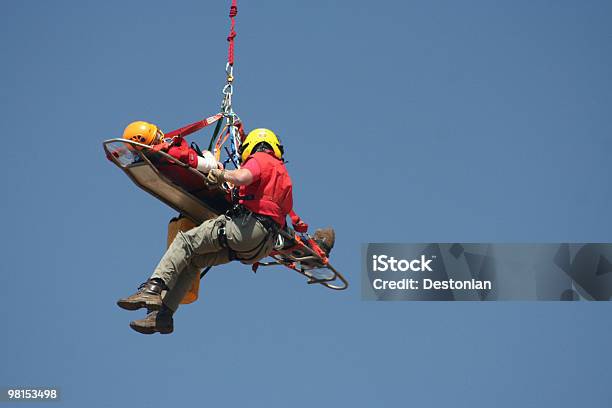 Foto de Voluntário Socorrista e mais fotos de stock de Resgate - Resgate, Ambulância Aérea, Saúde e Medicina