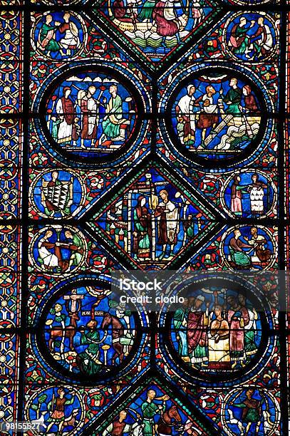 Photo libre de droit de Chartres Cathédrale Intérieur Vitrail Fenêtre banque d'images et plus d'images libres de droit de Cathédrale Notre-Dame - Chartres