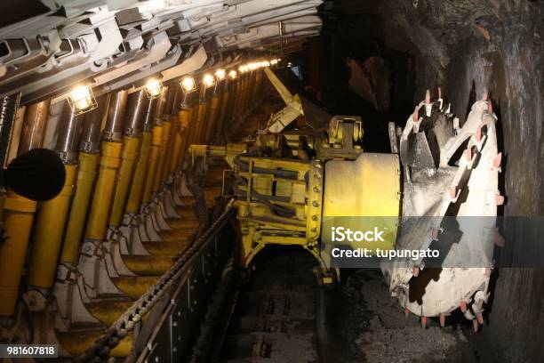 Longwall Mining Method Icon Longwall Mining Method Stock Photo - Download Image Now - Mining ...