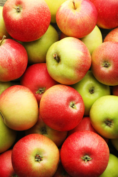 istock Ripe and sweet apples background 981620818