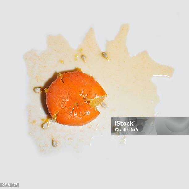Squashed Alimentosnaranja Foto de stock y más banco de imágenes de Naranja - Fruta cítrica - Naranja - Fruta cítrica, Naranja - Color, Aplastado