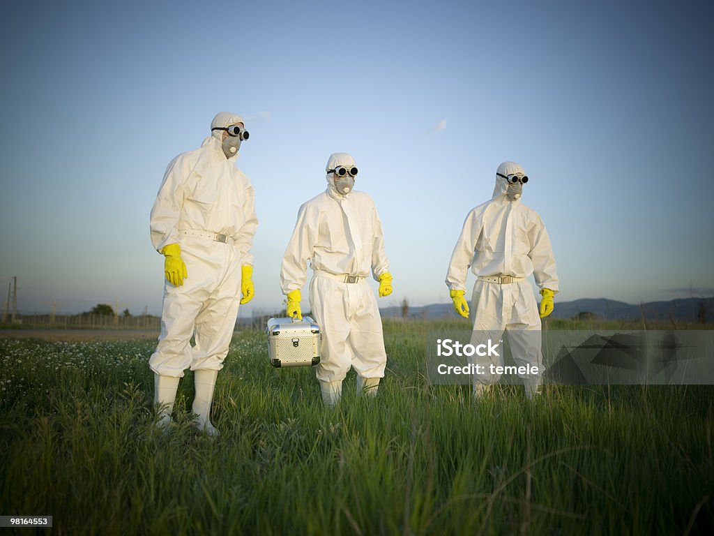 Pessoas com máscaras - Foto de stock de Campo royalty-free