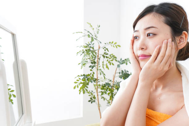 istock Woman skin care 981670150