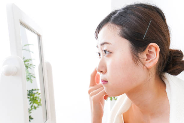 istock Woman skin care 981672304