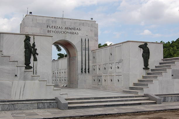 istock Revolutionaries' tomb, Havana 98167588