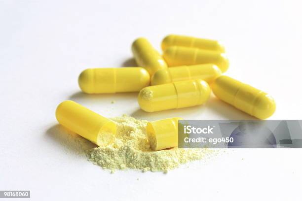 환약 노랑에 대한 스톡 사진 및 기타 이미지 - 노랑, 약품 캡슐, 알약