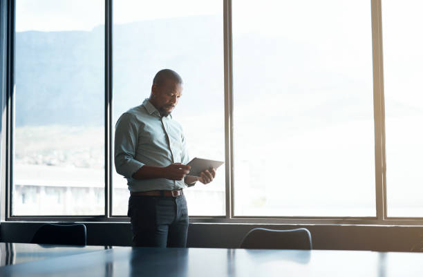 istock Staying connected to current business trends 981750190