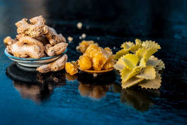 Dried ginger or Zingiber officinale or Soth,Sonth with ayurvedic medicinal herb Ajwain or Bishopâs weed or caram with jaggery it helps in morning sickness, antibiotic herb, helps to fight cancer etc.