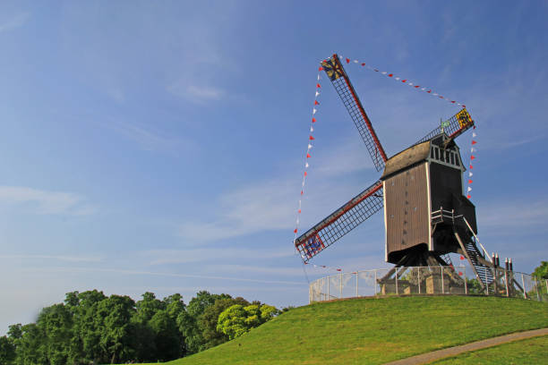 moulins à vent à bruges - belgique - belgium bruges windmill europe photos et images de collection