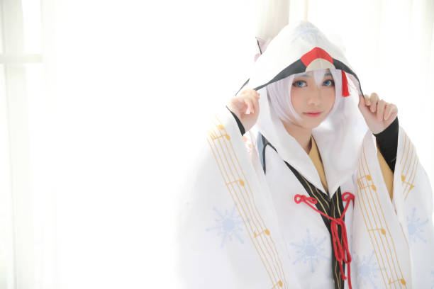 japón anime cosplay, blanco japon miko en cuarto tono blanco - maquillaje para cosplay de anime fotografías e imágenes de stock