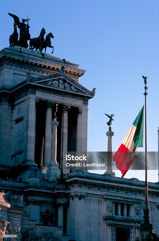 Cerca de Roma/Altare Della Patria, bandeira italiana Tricolore, Vittoriale, Itália - Royalty-free Altare Della Patria Foto de stock