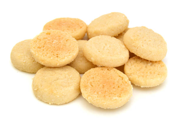 istock Freshly baked sugar cookies on white background 982006722