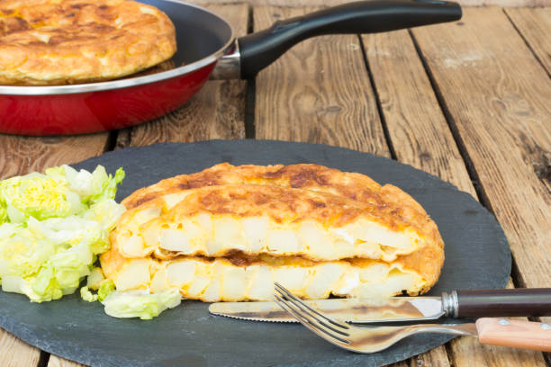 istock Potato omelette, vegetarian food 982031588