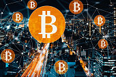 bitcoin-mit-einer-massiven-autobahn.jpg?b=1&s=170x170&k=20&c=51swHfFdi7AfeLMMXxjl6BgP0KXgTt_VGw0Enormep4=
