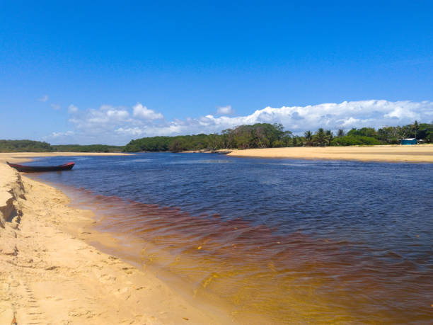 Corumbau's river  which divides the beaches Corumbau and Caraíva Corumbau's countryside sinuous river verão stock pictures, royalty-free photos & images