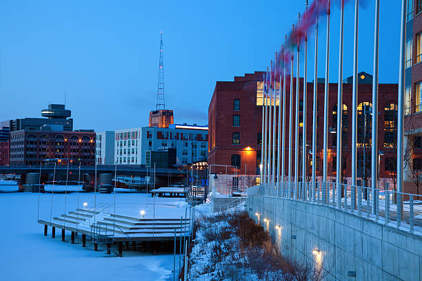 istock Blue morning in Milwaukee 98222606