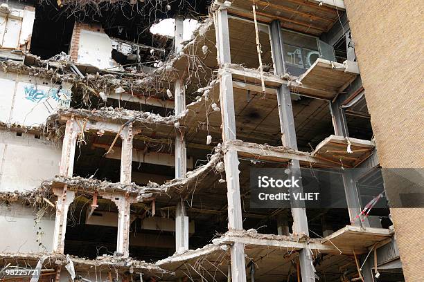 Photo libre de droit de Démolition De Limmeuble banque d'images et plus d'images libres de droit de Brique - Brique, Bâtiment vu de l'extérieur, Béton