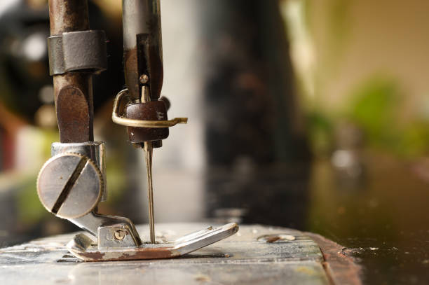 istock Close up of vintage sewing machine 982261586