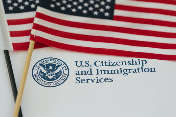 documenti sulla cittadinanza e l'immigrazione - department of homeland security foto e immagini stock