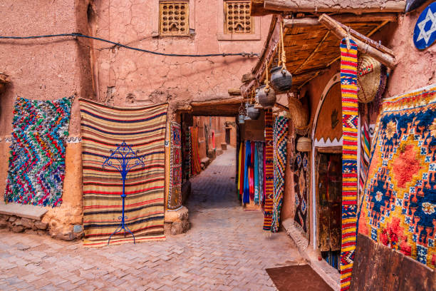 handmade carpets and rugs in morocco - morocco marrakech moroccan culture casablanca imagens e fotografias de stock