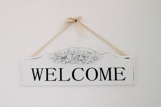 istock Signboard sign door welcome white 982360362