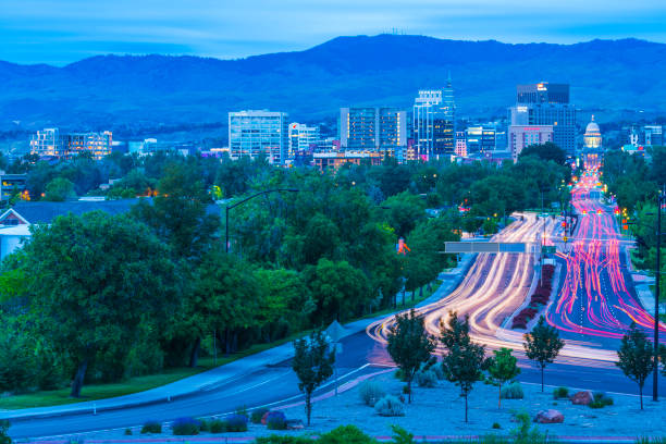 istock Boise,idaho,usa 2017/06/15 : Boise cityscape at night with traffic light. 982486718