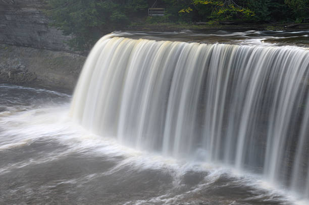 istock Tahquamenon Falls, Michigan 98250152