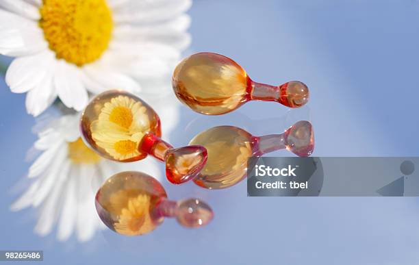 Photo libre de droit de Capsules D banque d'images et plus d'images libres de droit de Anthémis - Anthémis, Bien-être, Bleu