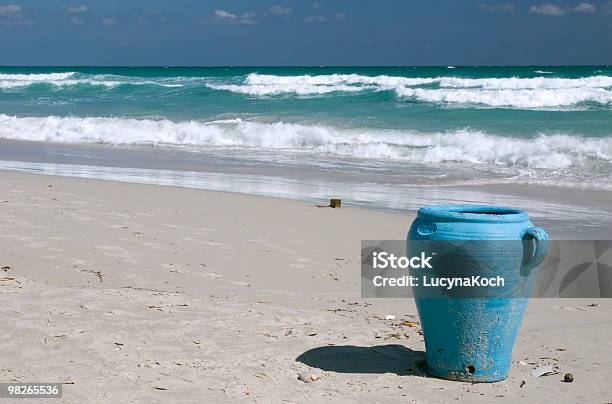 Tunisian Strand Stockfoto und mehr Bilder von Bierkrug - Bierkrug, Blau, Farbbild