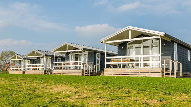 istock Modern wooden vacation homes 982725574