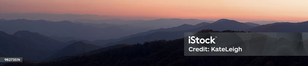 Panorama du coucher de soleil sur les montagnes - Photo de Abstrait libre de droits