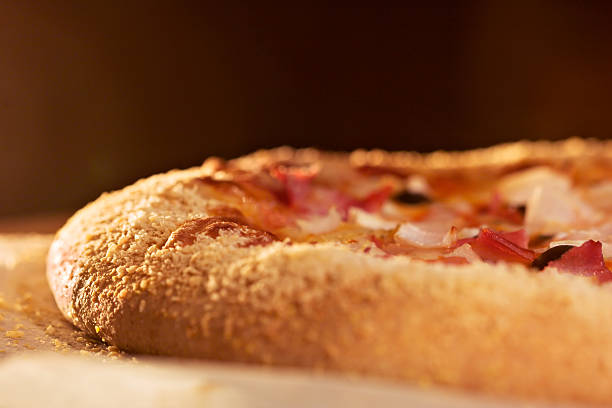 pizza close-up - browned foto e immagini stock