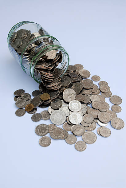 moeda de poupança - swiss coin swiss currency currency switzerland imagens e fotografias de stock