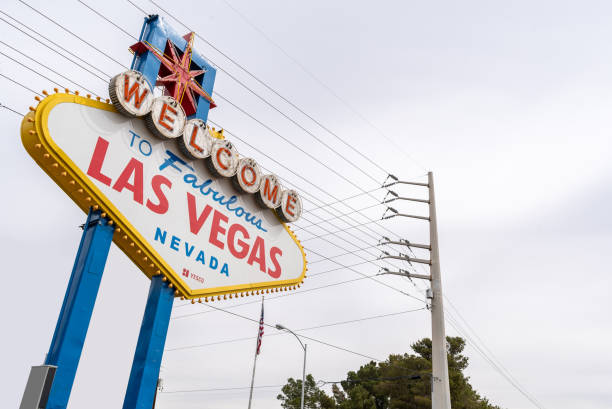 유명한 라스베이거스 기호 - welcome to fabulous las vegas sign las vegas metropolitan area casino neon light 뉴스 사진 이미지