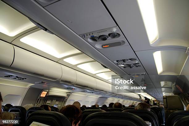 Interior Do Avião Antes De Iniciar - Fotografias de stock e mais imagens de Assento de Veículo - Assento de Veículo, Avião, Avião Comercial