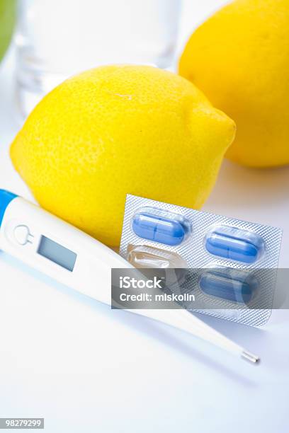 Doença - Fotografias de stock e mais imagens de Amarelo - Amarelo, Antibiótico, Azul