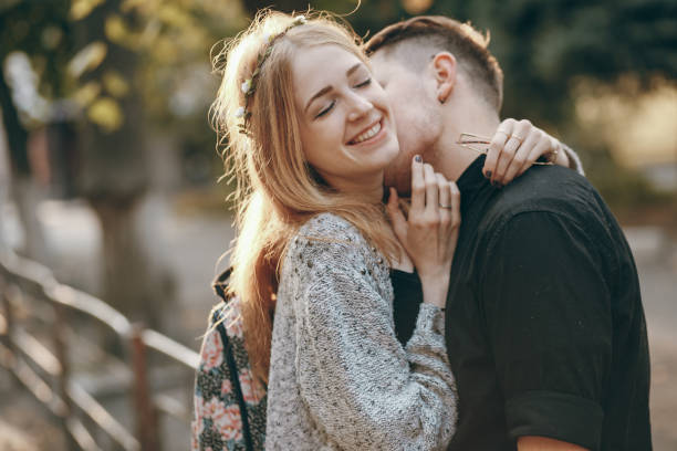 istock couple in city 982808328