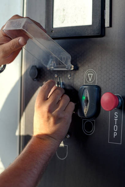 istock Cleaning like a professional- man cleaning his car with a microfiber cloth 982819924