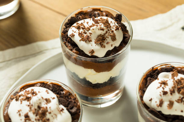 istock Sweet Homemade Chocolate Parfait Dessert 982822618