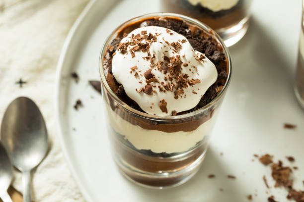 istock Sweet Homemade Chocolate Parfait Dessert 982825814
