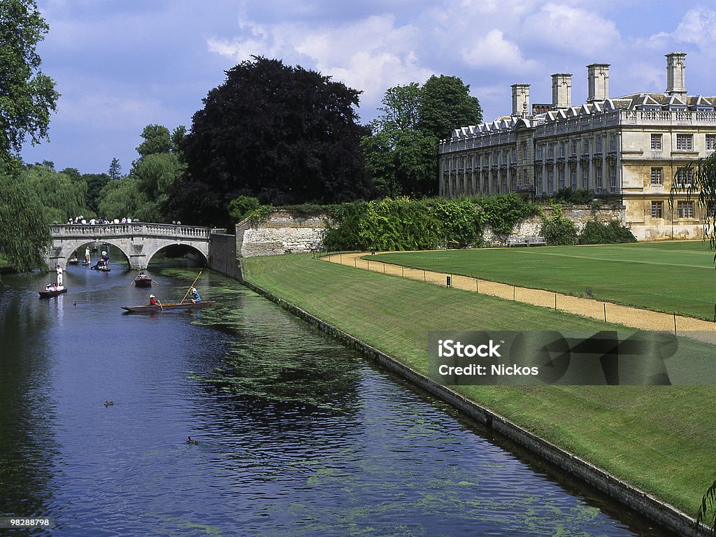 Rio Cam fora Clare College. Cambridge. Inglaterra - Foto de stock de Cambridge - England royalty-free